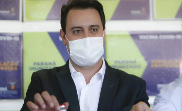 Ratinho Junior testa positivo para Covid-19 e tem agenda cancelada