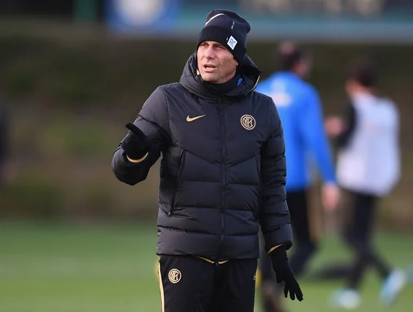Moderninho? Técnico da Inter de Milão recomenda sexo aos atletas
