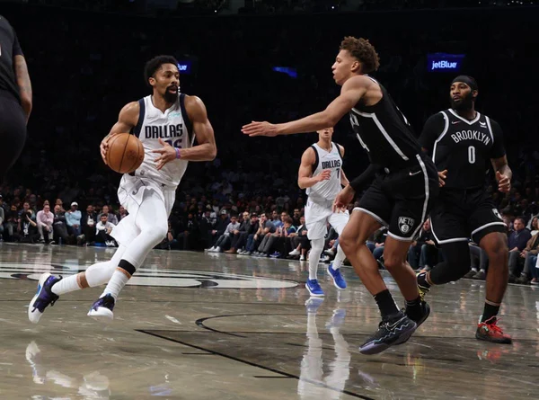 Dallas Mavericks derrota o Nets fora de casa na NBA