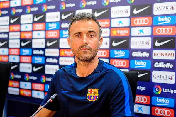 Ex-técnico da seleção espanhola entra na mira do Tottenham