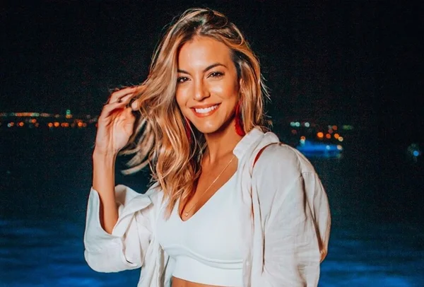 Bebê a bordo! Gabriela Dechiqui Emediato anuncia gravidez
