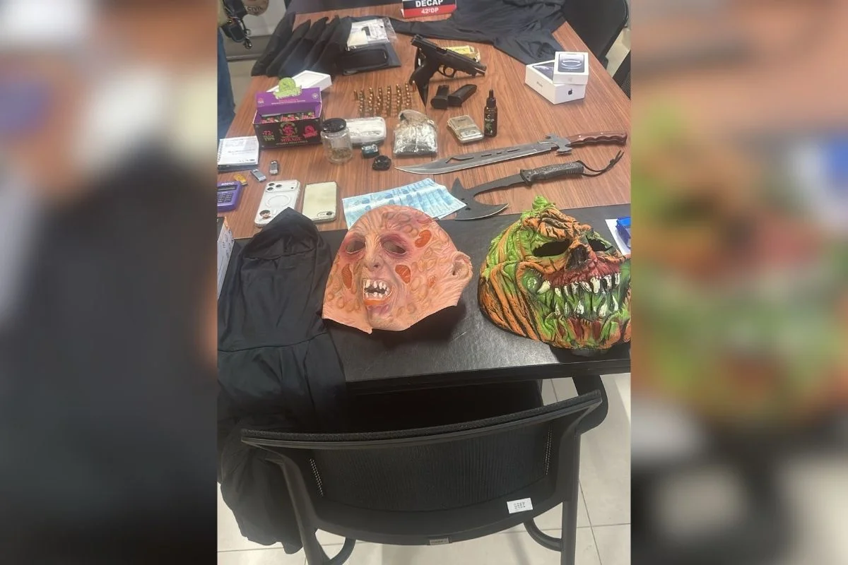 Criminosos roubaram computadores, carro e 10 toneladas de cobre. Prejuízo foi de R$ 700 mil Criminosos roubaram computadores, carro e 10 toneladas de cobre. Prejuízo foi de R$ 700 mil
