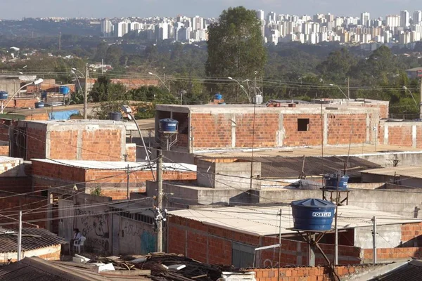 Invasões ocupam terrenos destinados a creches e escolas na Estrutural