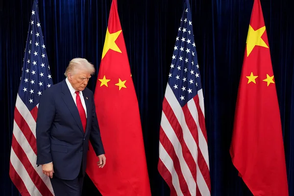 imagem colorida do encontro entre Trump e Xi Jinping na Coreia do Sul