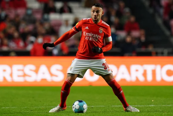 Zagueiro Otamendi
