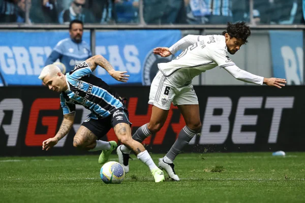 Imagem coloridad e Grêmio e Galo no Brasileirão - Metrópoles