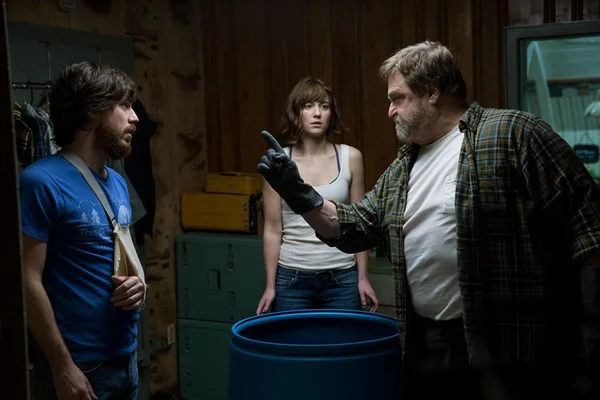 Crítica: “Rua Cloverfield, 10” mostra apocalipse cheio de mistério