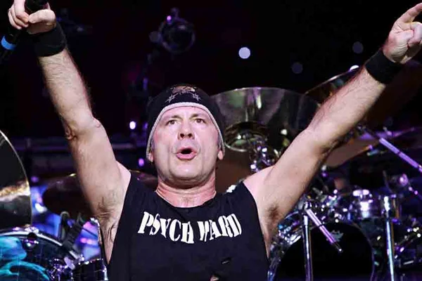 Vocalista do Iron Maiden confirma palestra na Campus Party Brasília