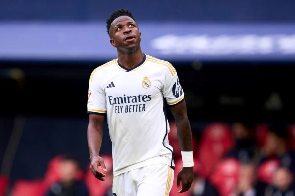 Vini Jr. marca dois no Osasuna e Real fica mais perto do título
