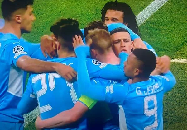 Um punhado de candidatos à camisa 9 da Seleção ficou no banco