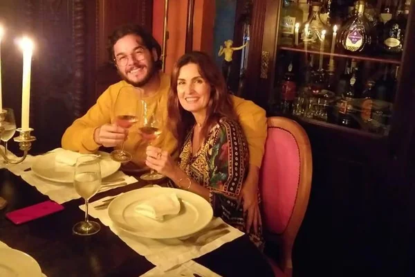 É Carnaval! Fátima Bernardes cai na folia com Túlio Gadêlha