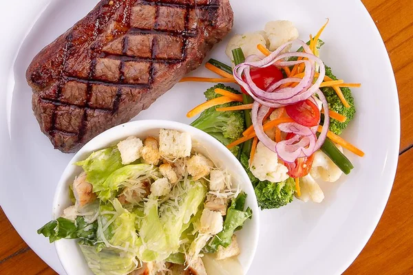 LaaP lança almoço com carne e acompanhamentos de R$ 29 a R$ 59