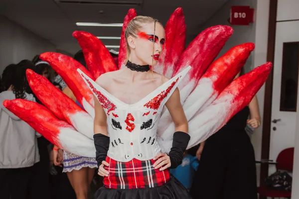 desfile do curso de design de moda do iesb 2025 Piso Zero - metrópoles