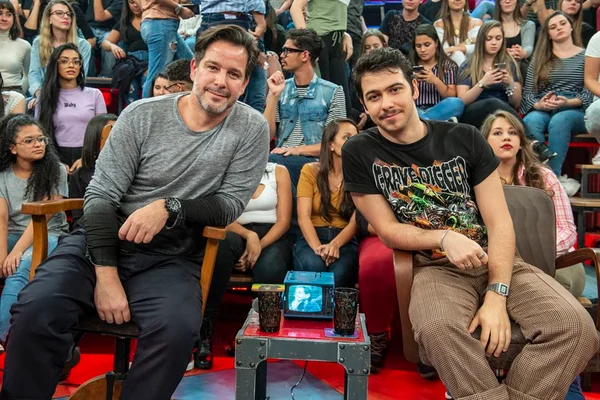 Murilo Benício curte retorno às novelas e o filho ator