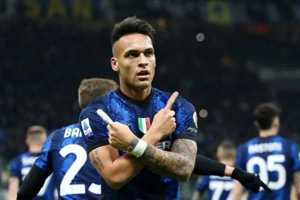 Lautaro Martínez marcou 3 gols em goleada da Inter de Milão