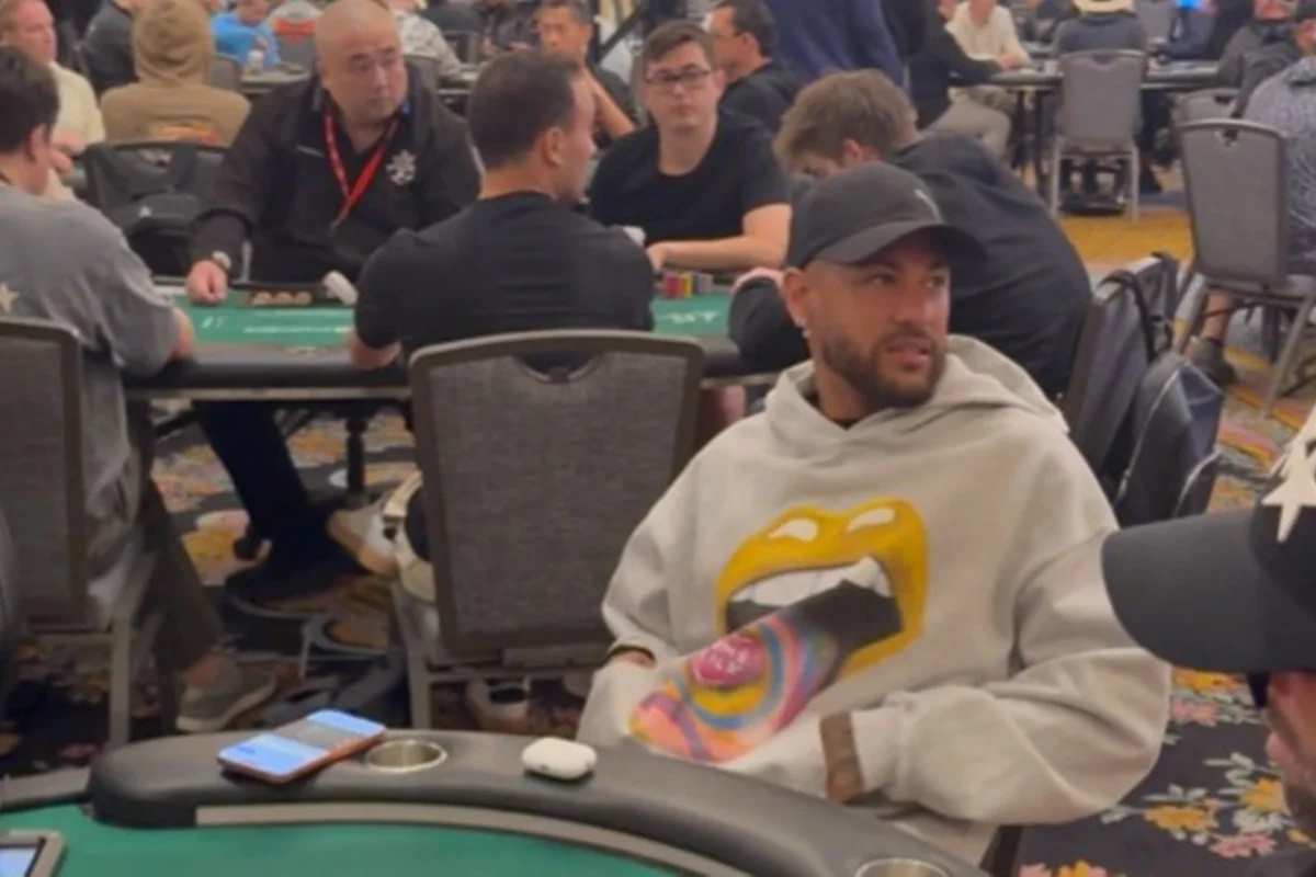 Neymar descansa da Copa com torneio de poker na Las Vegas