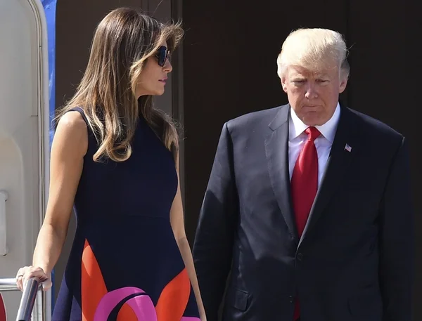 Manifestantes contra o G20 impedem Melania Trump de deixar hotel