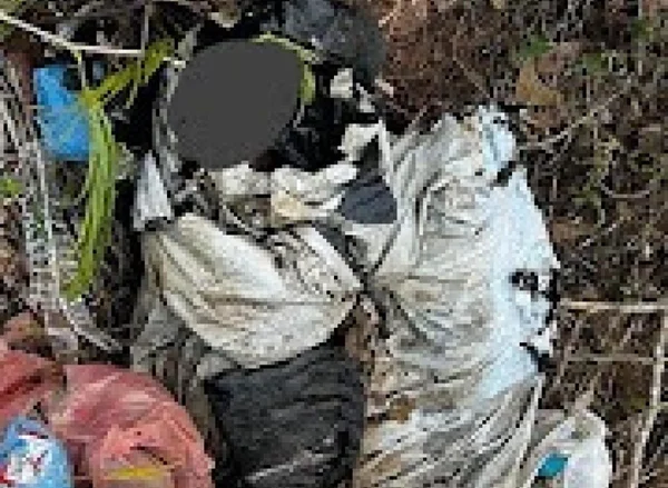 Imagem colorida de corpo de jovem encontrado em saco plástico, no sul de Sergipe - Metrópoles