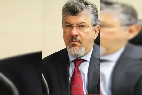 Desembargador do TJRJ é rendido e sofre tentativa de assalto na BR-040