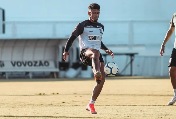 Ceará faz mistério para encarar o Fluminense, segunda, no Rio