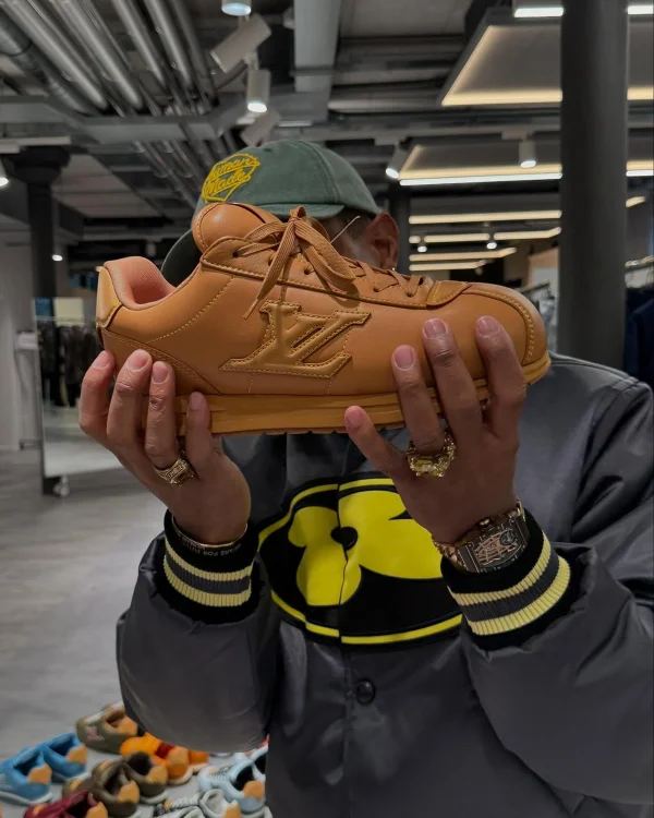 Louis Vuitton reproduz solado icônico da Vans e é criticada - destaque galeria Louis Vuitton reproduz solado icônico da Vans e é criticada - destaque galeria