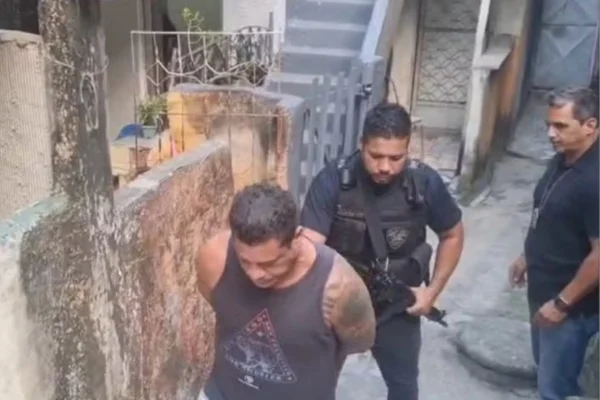Imagem colorida, Acusado de fraudar idosos em bancos no RJ escondia filhos da ex-esposa - Metrópoles