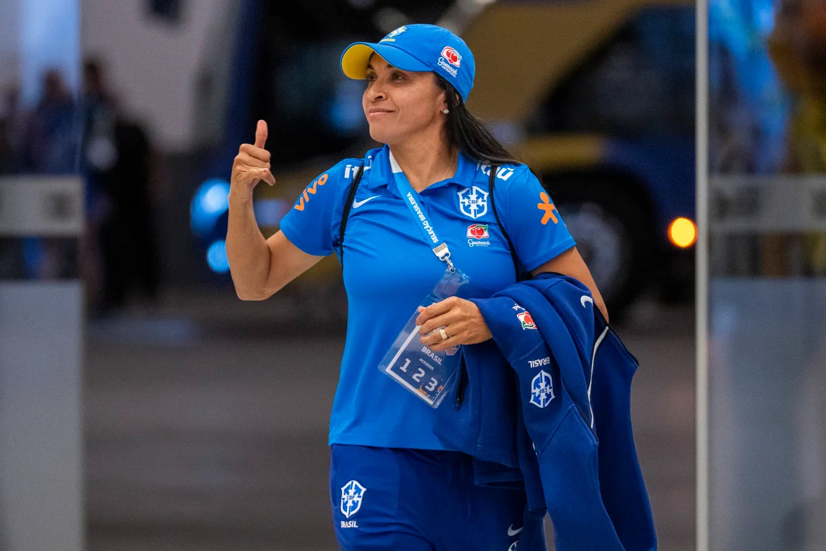 Foto colorida de Marta, atacante da Seleção Brasileira - Metrópoles