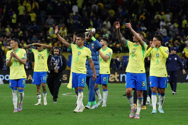 Imagem colorida dos jogadores da Seleção Brasileira - Metrópoles