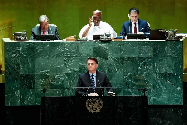 Análise: na ONU, Bolsonaro divide o mundo, cria inimigos e apela a Deus