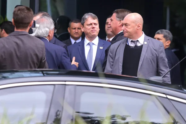 Bolsonaro faz apelo a banqueiros por consignado do Auxílio Brasil