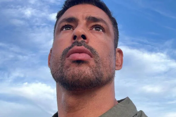 Foto colorida de Cauã Reymond - Metrópoles