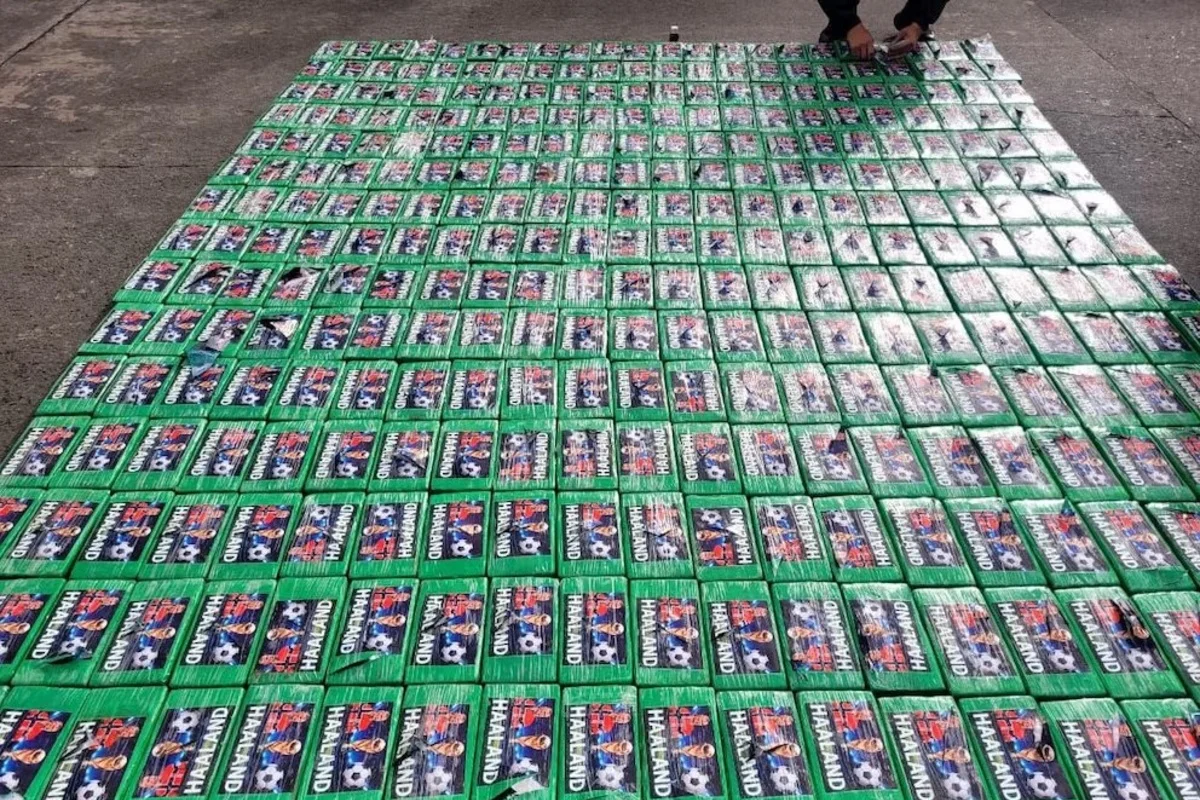 Equador apreende cocaína estampada com foto de Haaland