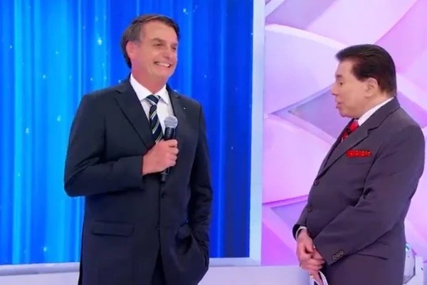 Bolsonaro assiste a Flamengo x Palmeiras na casa de Silvio Santos