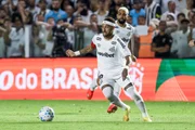 Neymar Jr. em jogo contra o Palmeiras pela Copa do Brasil Neymar Jr. em jogo contra o Palmeiras pela Copa do Brasil