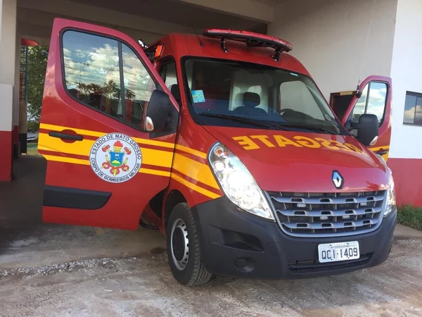 Avião faz pouso de emergência em área rural de MT e casal é resgatado