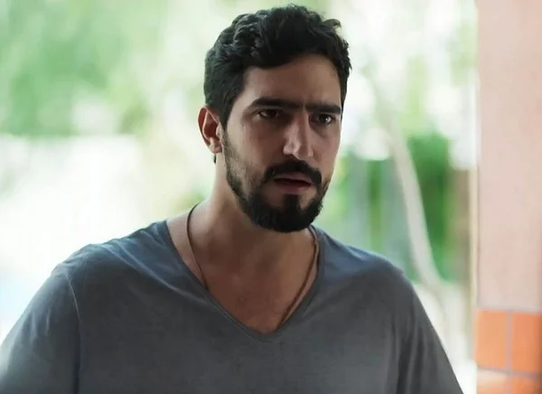 Órfãos da Terra: Jamil leva surra ao tentar impedir destruição de loja