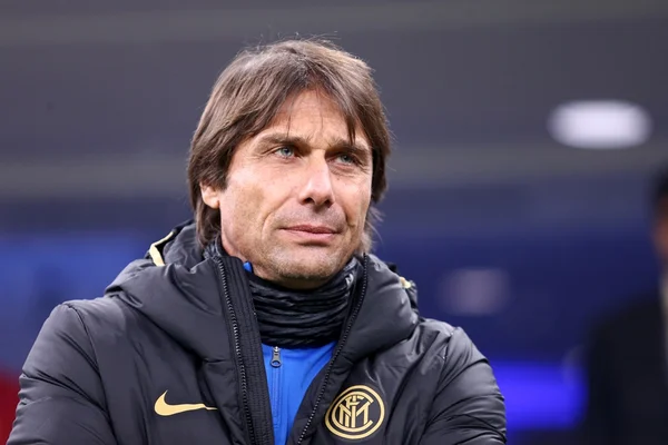 Conte justifica ausência de Sanchez no time: “Não sou demente”