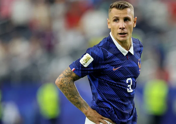 PSG anuncia retorno de Lucas Digne, que jogou a Copa pela França