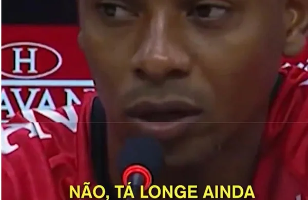 Fernandinho rejeita comparação do Athletico com o Manchester City