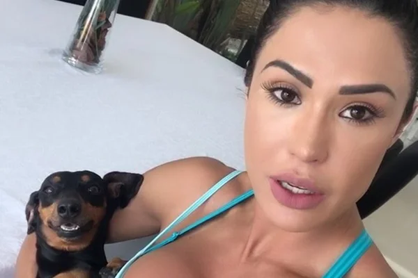 Cintura micro de Gracyanne Barbosa, mulher de Belo, causa polêmica