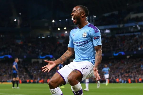 Manchester City bate Atalanta com show de Sterling; Juventus vira