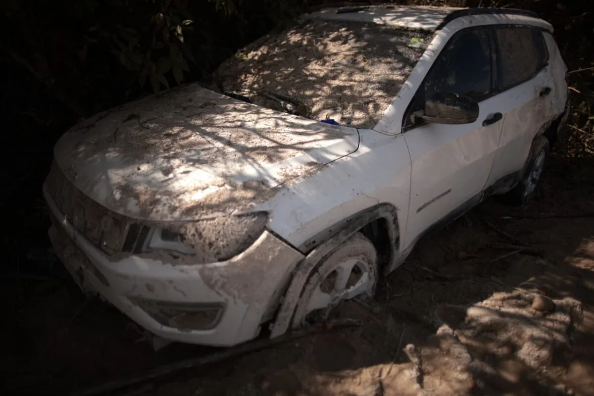 Todos os corpos foram retirados do local do acidente, a pista ainda está interditada Todos os corpos foram retirados do local do acidente, a pista ainda está interditada