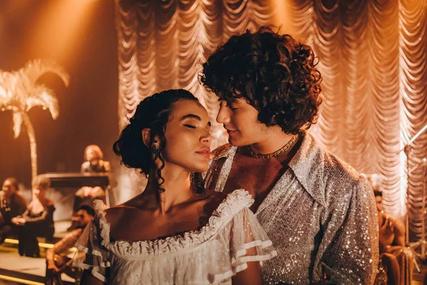 foto colorida de cena do filme Meu Sangue Ferve por Você - Metrópoles