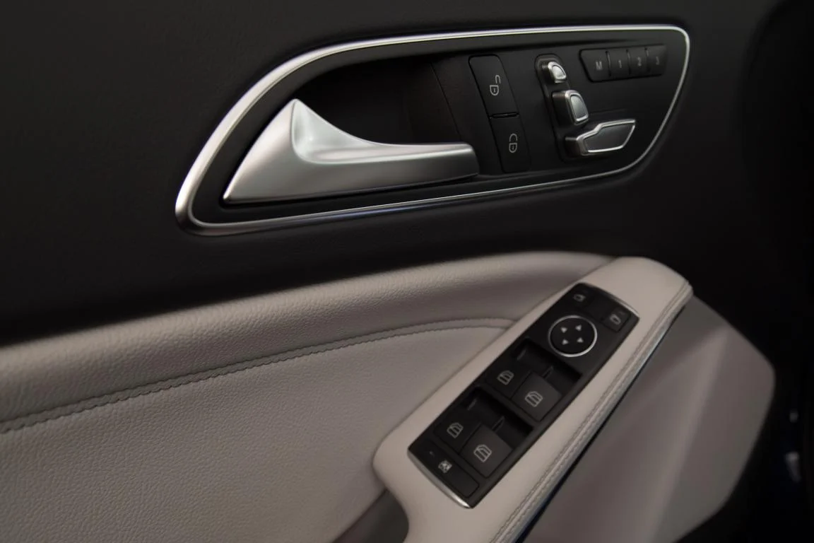 Mercedes-Benz GLA repaginado chega às lojas. A partir de R$ 159 mil - imagem 12 Mercedes-Benz GLA repaginado chega às lojas. A partir de R$ 159 mil - imagem 12