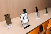 Celulares expostos no evento 