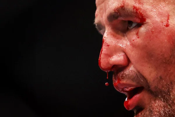 Glover Teixeira perde título no UFC; Taila não supera Shevchenko