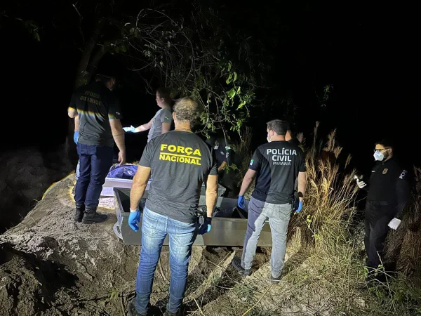 Corpos dos homens foram encontrados em uma área de mata em Icaraíma. Três das vítimas haviam viajado de SP para o PR para cobrar uma dívida - Metrópoles