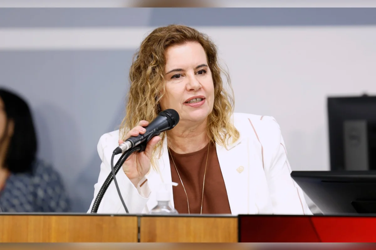 Ex-reitora da UFMG, Sandra Goulart Ex-reitora da UFMG, Sandra Goulart