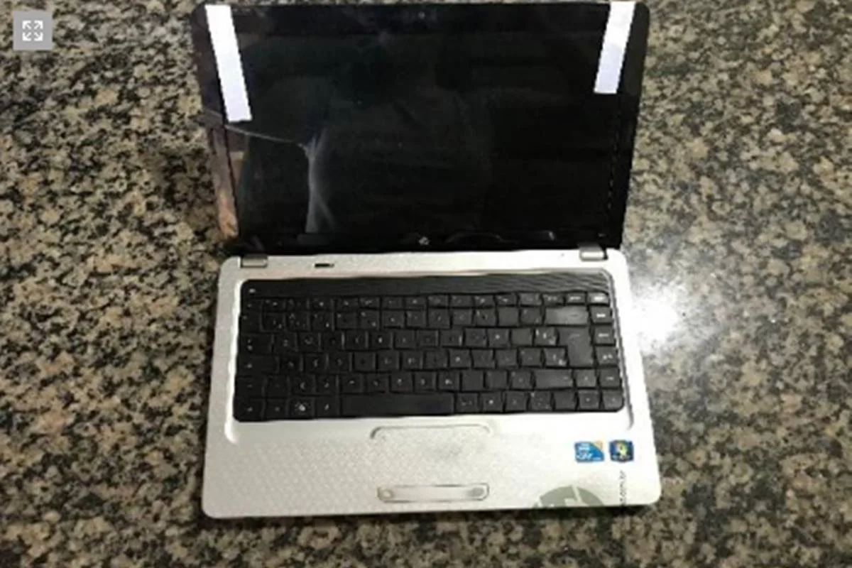 Item Lote 025: notebook é um dos itens em lote de bens diversos. Lance mínimo (até o momento da publicação): R$ 500 Item Lote 025: notebook é um dos itens em lote de bens diversos. Lance mínimo (até o momento da publicação): R$ 500