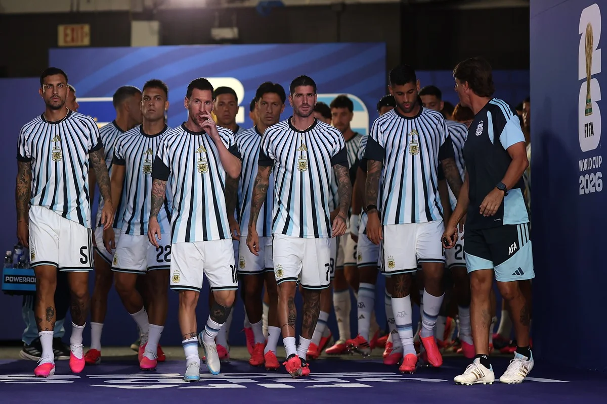 MIAMI GARDENS, FLORIDA - JULY 03: Lionel Messi #10 of Argentina leads teammates onto the pitch for warm ups before the FIFA World Cup 2026 Round of 32 match between Argentina and Cabo Verde at Miami Stadium on July 03, 2026 in Miami Gardens, Florida. (Photo by Ezra Shaw - FIFA/FIFA via Getty Images) MIAMI GARDENS, FLORIDA - JULY 03: Lionel Messi #10 of Argentina leads teammates onto the pitch for warm ups before the FIFA World Cup 2026 Round of 32 match between Argentina and Cabo Verde at Miami Stadium on July 03, 2026 in Miami Gardens, Florida. (Photo by Ezra Shaw - FIFA/FIFA via Getty Images)